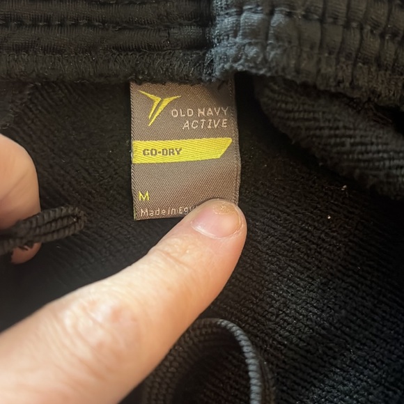 Old navy active pants - Picture 3 of 3